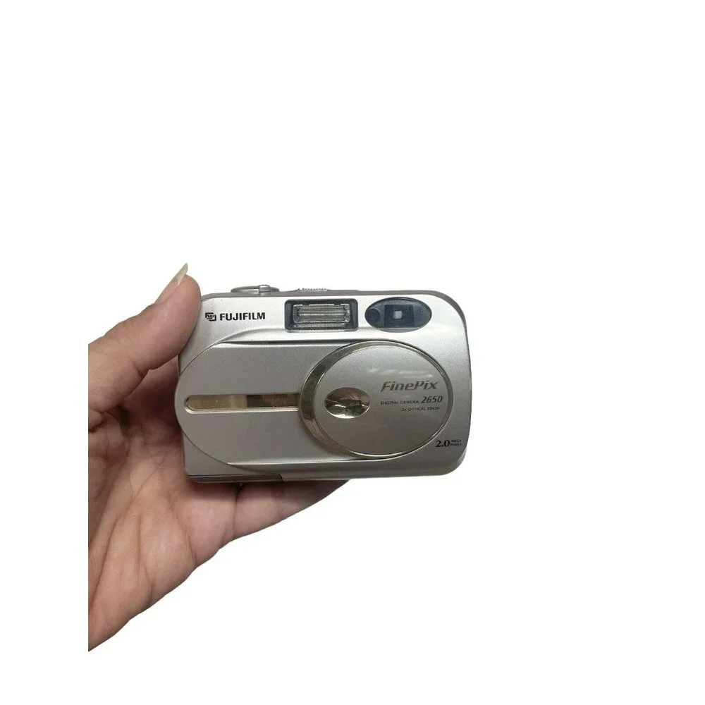 Fujifilm FinePix 2650 Digital Camera 2.0MP 3x Optical Zoom Silver Tested Working